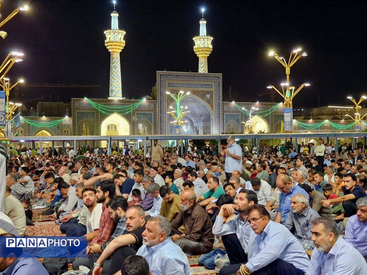 برگزاری نماز آیات در حرم امام رضا (ع) 