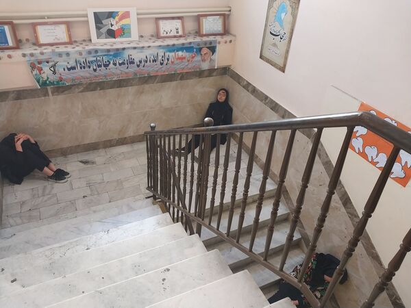اجرای طرح مانور زلزله در دبیرستان سرافرازان