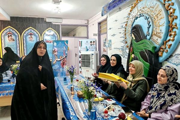 هفته معلم فرصتی برای قدردانی واقعی و پیوند حضوری با معلمان و آنلاین با دانش‌آموزان است