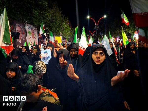 دست‌هایی به آسمان، قلوبی به امید ظهور