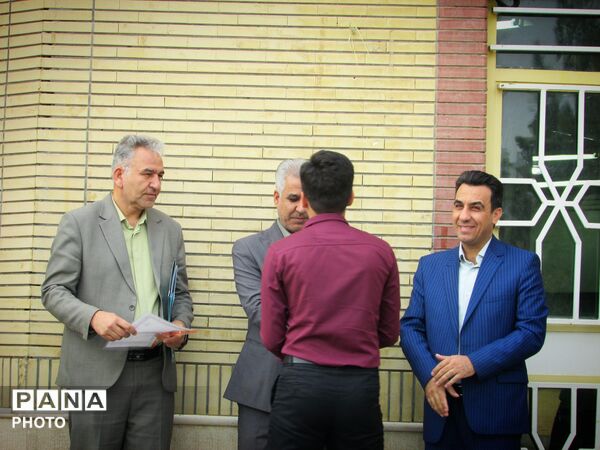 راسم تودیع و معارفه مدیر جدید دبیرستان نمونه شهید آیت‌الله خامنه‌ای