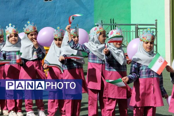 جشن شکوفه‌ها در مدارس بهارستان‌دو؛ آغاز سفری تازه برای کلاس اولی‌ها