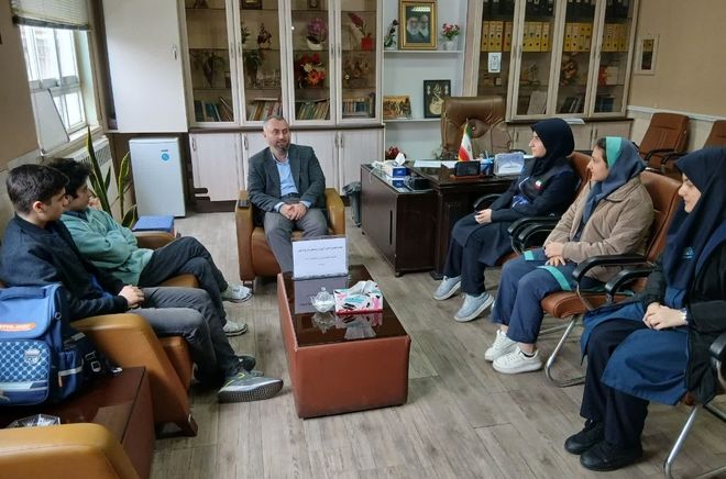 تقدیر از برگزیدگان جشنواره داناب