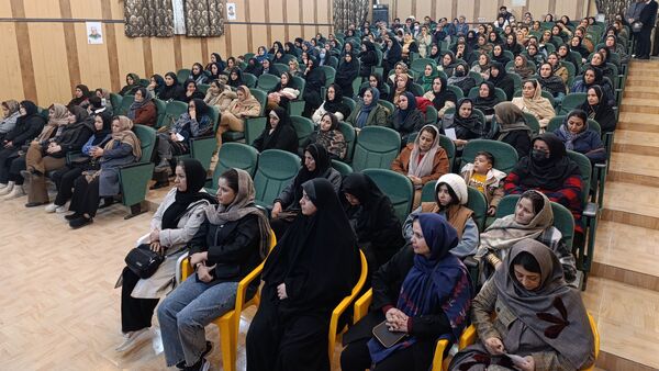 برگزاری جلسه آموزش خانواده در دبستان معلم آشخانه 