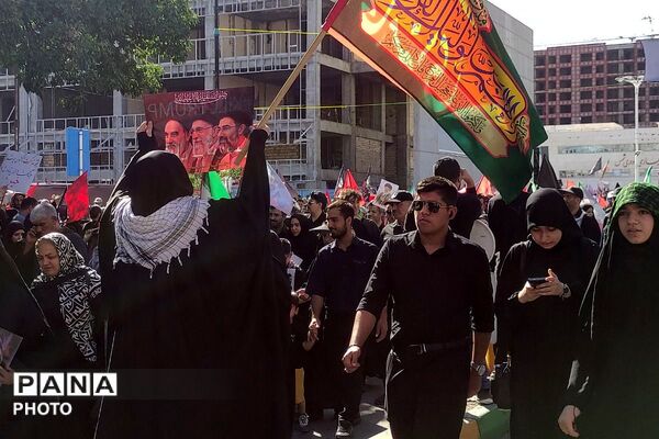  وداع با رهبر شهید در جوار بارگاه رضوی