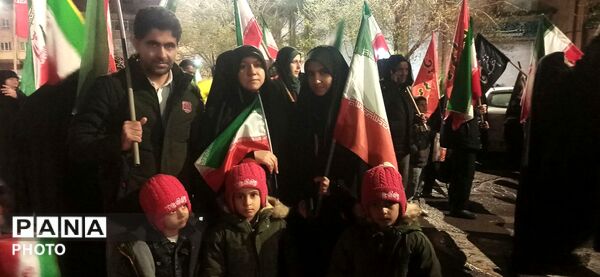  شور و همبستگی در تجمعات شبانه همدان