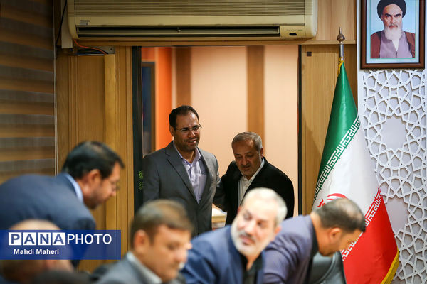 اولین نشست صمیمی وزیر آموزش و پرورش دولت چهاردهم با اعضای شورای معاونان