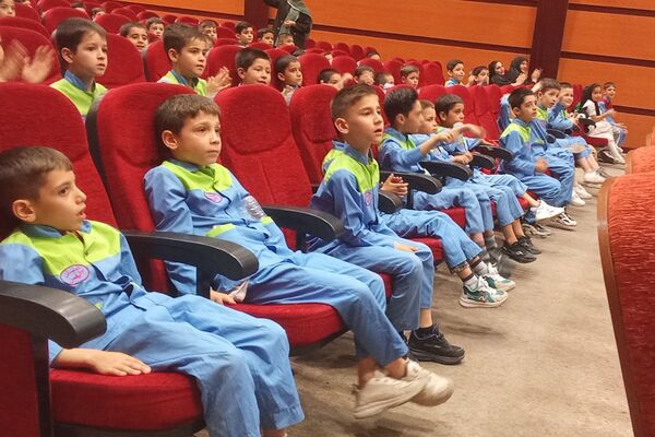 جشن الفبای کلاس اولی‌ها در بهارستان‌۲