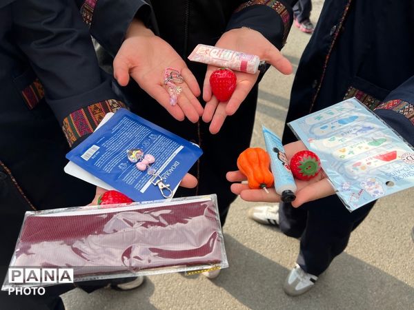 بازارچه‌ای کارآفرینی و مهارت‌آموزی دانش‌آموزان دبیرستان تیمسار فلاحی ناحیه 1 کرج 