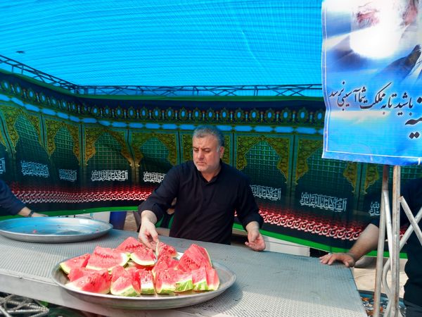 استقبال دلدادگان اباعبدالله الحسین (ع) از پیاده روی جاماندگان اربعین حسینی‌