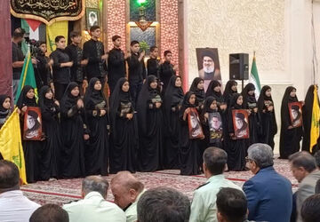 تجمع مردمی ومراسم گرامیداشت سید حسن نصرالله و سردار نیلفروشان در حرم مطهر شاهچراغ (ع)