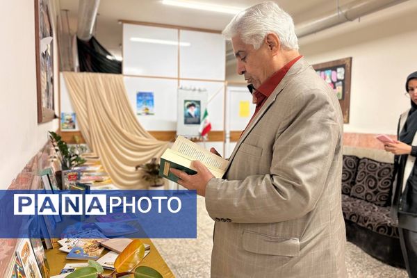 وقتی کتاب‌ها در مدرسه صف می‌کشند؛ استقبال پرشور دانش‌آموزان از نمایشگاه کتاب