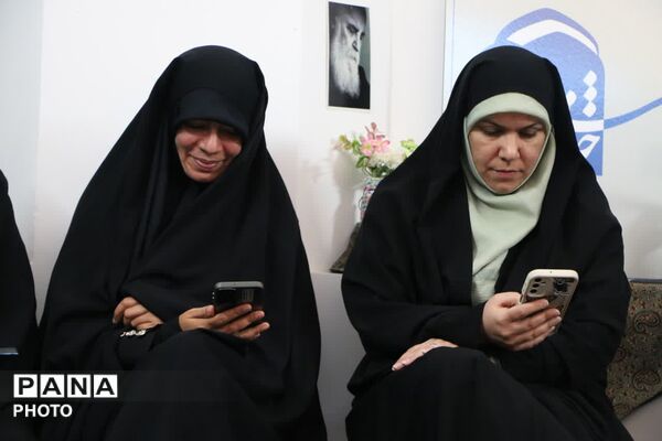 سلسله نشست‌های شعرخوانی خانه شعر و ادب یزد