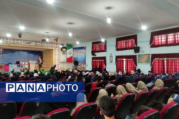 تجلیل از  دانش‌آموزان برگزیده جشنواره‌های فرهنگی هنری، المپیاد رویش و خبرنگاران پانا زرقان