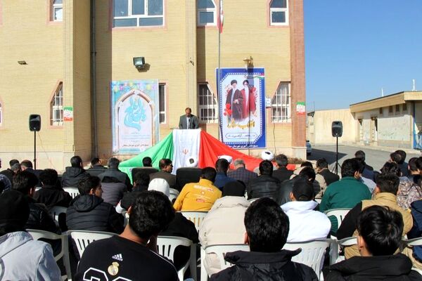 طنین زنگ انقلاب در هنرستان فارابی؛ آغاز شور و جشن دهه فجر در شهرستان سملقان