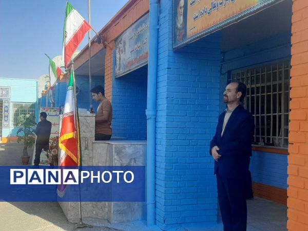 زنگ مهر در دبیرستان شاهد ابوذر غفاری نیشابور به صدا در آمد 