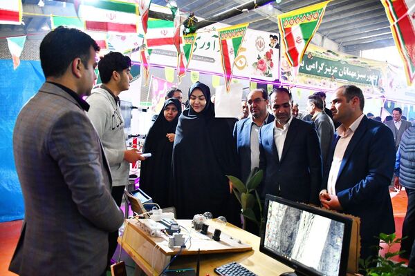  جشن "ایران مون" در مدرسه شهید اتحادی مه ولات