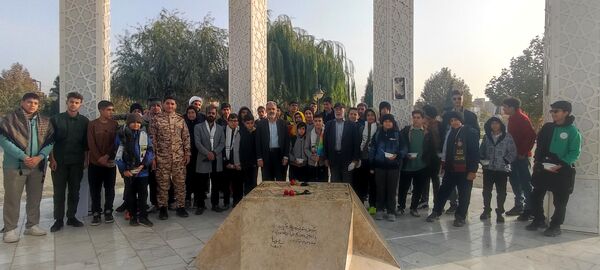 زیارت عاشورا و غبار روبی مزار شهدای گمنام نیشابور