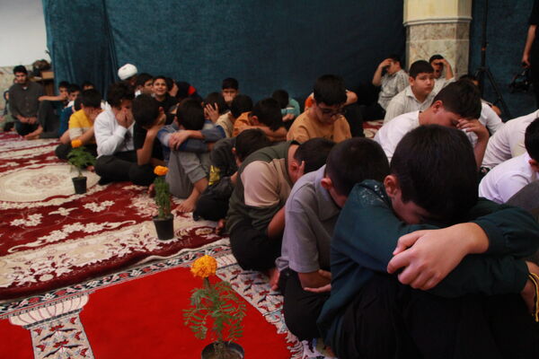 حضور خادمان رضوی در اعتکاف دانش‌آموزی فهرج