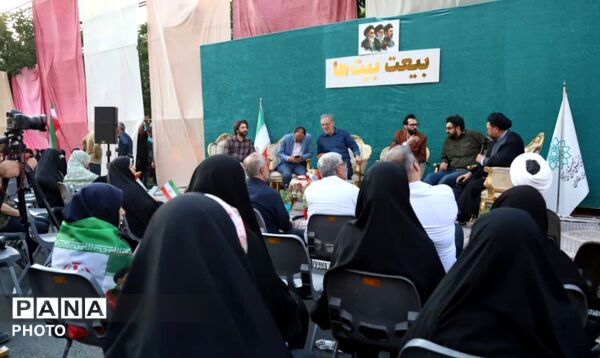  محفل شاعران آیینی در غرفه فرهنگسرای خاوران در مهمانی ۱۰ کیلومتری غدیر