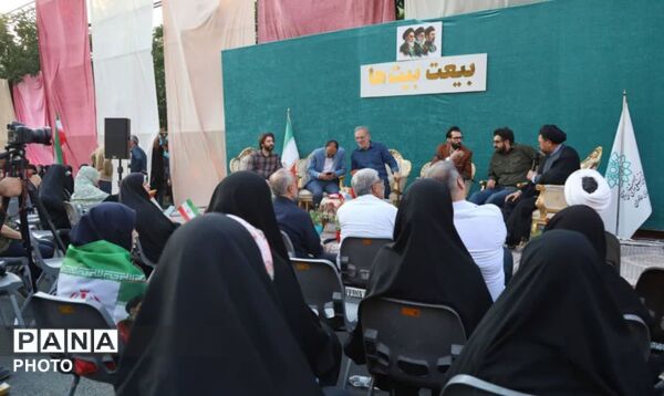  محفل شاعران آیینی در غرفه فرهنگسرای خاوران در مهمانی ۱۰ کیلومتری غدیر