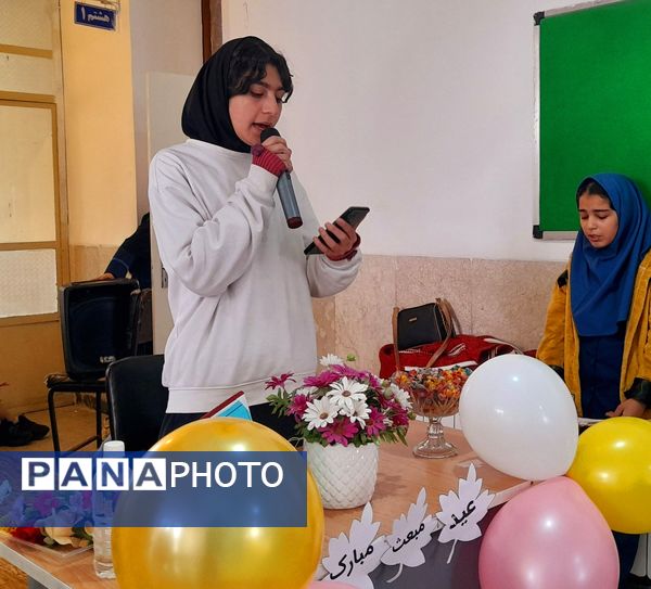 گرامیداشت عید مبعث در دبیرستان حافظ شهرکرد