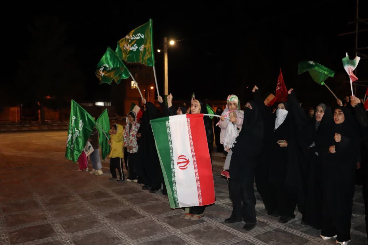 راهپیمایی باشکوه شبانگاهی در کوهنانی و اعلام حمایت مردم از رهبر انقلاب اسلامی  
