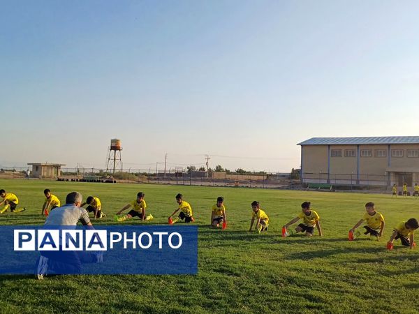 راه اندازی مدرسه فوتبال پسران باشگاه پر سیمرغ شهر حبیب آباد