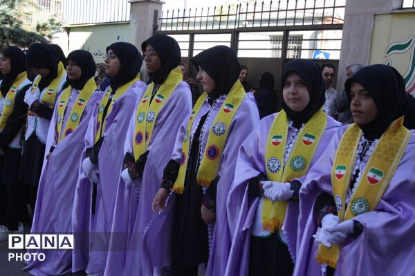 برگزاری جشن جوانه‌ها در مدرسه مهدیه زنجان با حضور مسئولان استانی
