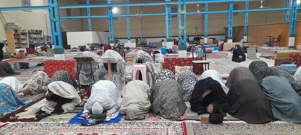 دروازه‌های آسمان بر معتکفین روز اول گشوده شد