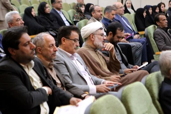 آیین کلنگ‌زنی ۱۶ مدرسه خیرساز در کاشان؛ مشارکت مردمی، حمایت دولتی