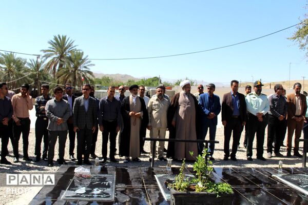 زنگ سپاس از معلم در حاجی‌آباد نواخته شد