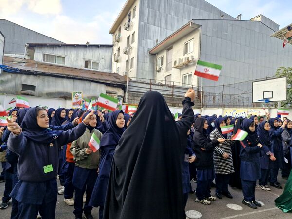 دبیرستان شاهد خیام میزبان جشنی پرشور به مناسبت روز دانش‌آموز