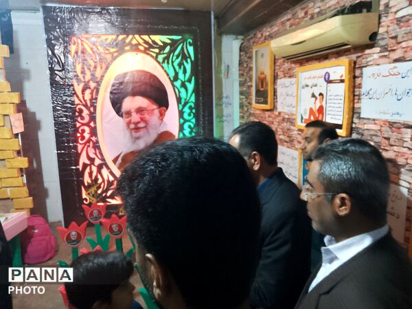 بازدید رئیس آموزش‌وپرورش از غرفه‌های فرهنگی و آموزشی؛ تأکید بر تداوم یادگیری در هر شرایط