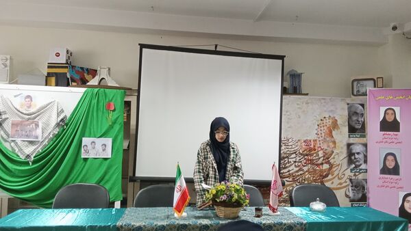 برگزاری طرح لاله های روشن به یاد شهید سید حمید رضا سیاهپوش در آموزشگاه دخترانه  فرزانگان ملارد 