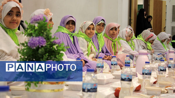 همایش 1100 نفری روزه اولی‌ها در حرم حضرت معصومه(س)