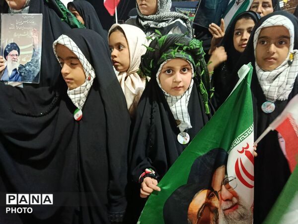 تداوم حضور پرشور مردم سرخس در تجمعات شبانه مردمی در آستانه میلاد امام رضا«ع»