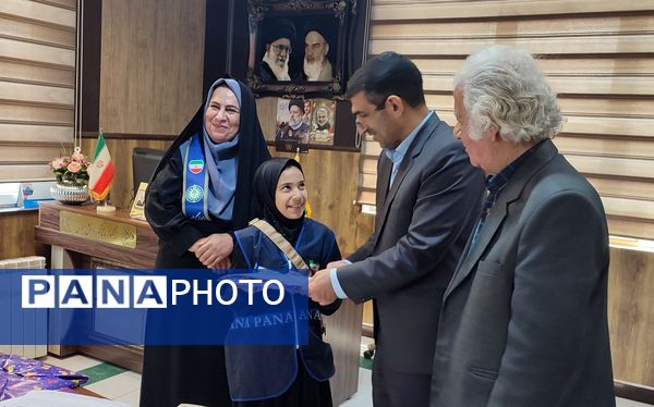تقدیر از دانش آموز خبرنگاران پانا در قائمشهر