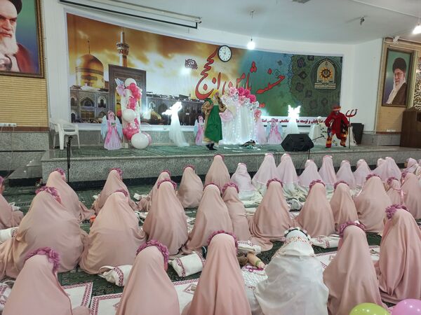 جشن تکلیف هزار دانش‌آموز دختر ناحیه ۳ شیراز