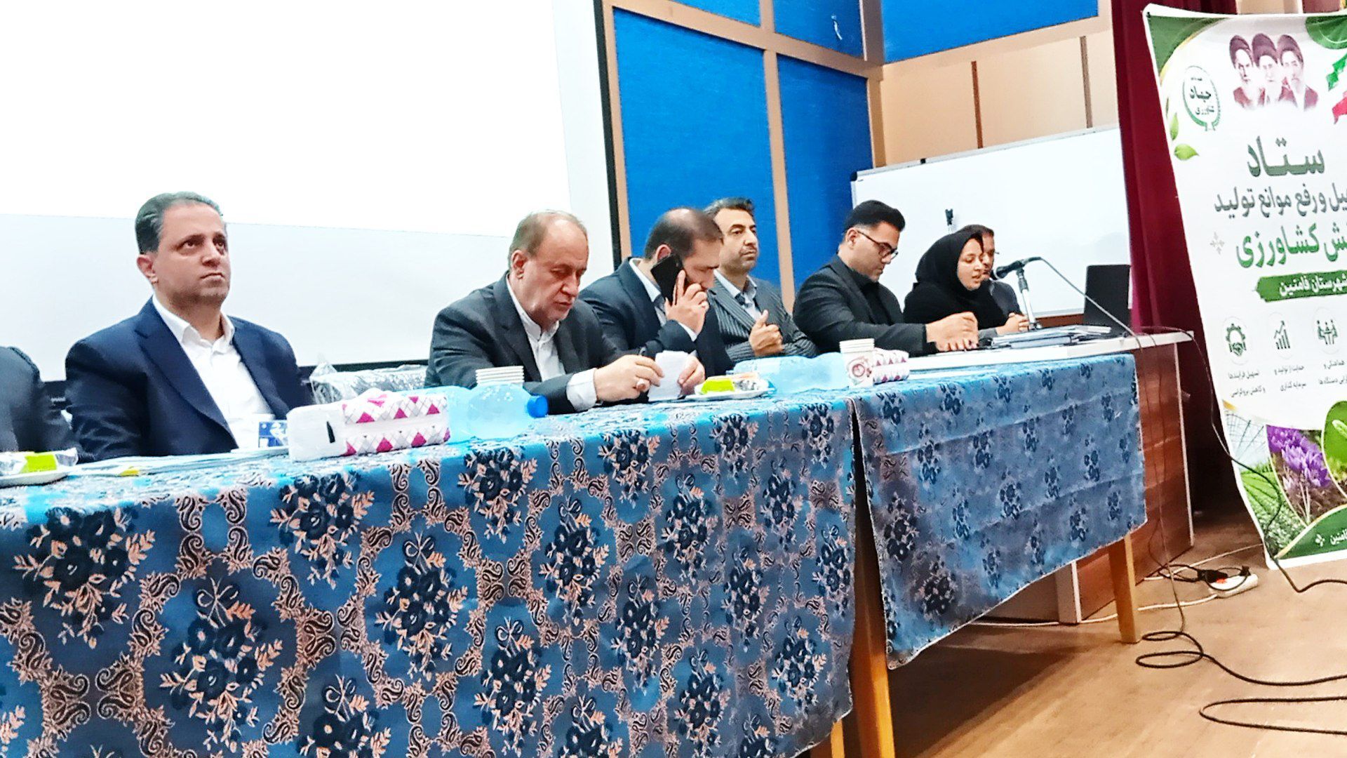 نشست ستاد تسهیل و رفع موانع تولید در فامنین