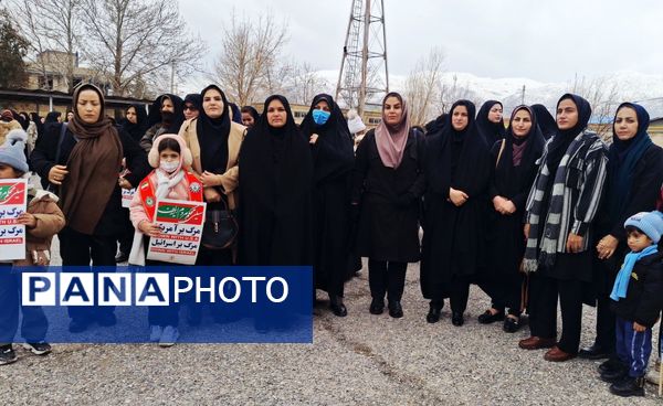 جامعه پرشورفرهنگیان و دانش آموزان در راهپیمایی ۲۲ بهمن منطقه بیرانوند