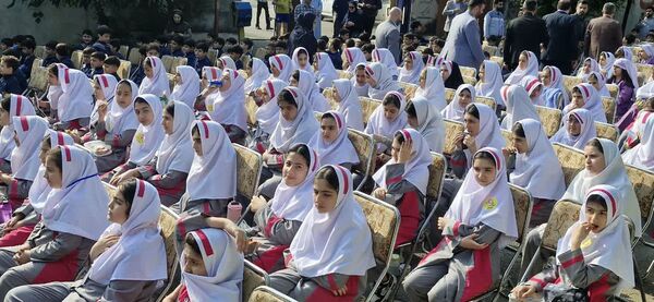 تماشاخانه سیار کانون پرورش فکری کودکان و نوجوانان میهمان کودکان محمودآبادی