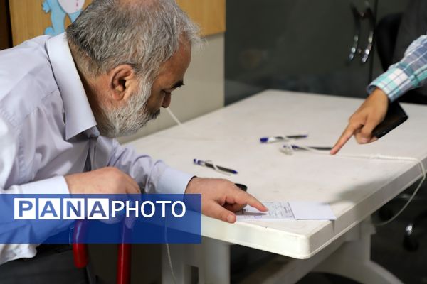 حضور پر شور مردم مشهد در چهاردهمین دوره انتخابات ریاست‌جمهوری 