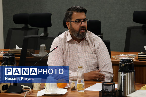 نشست اعضای شورای اندیشه‌ورز اوقات فراغت دانش‌آموزان