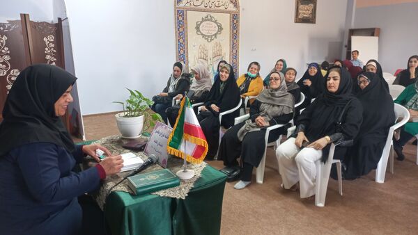 جلسه آموزش خانواده در دبستان لطیفه 