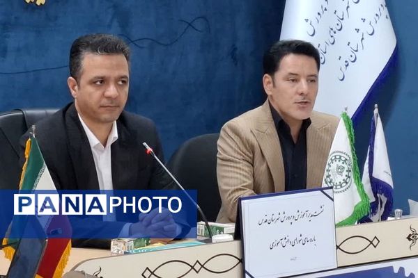 نشست مدیر آموزش و پرورش شهرستان قدس با رؤسای شورای دانش آموزی مدارس