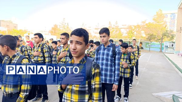 شروع سال تحصیلی در دبیرستان متوسطه اول عبدالحسین قفلی