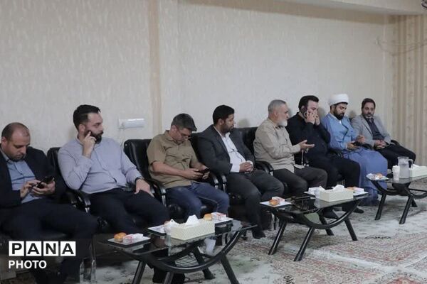 دیدار صمیمانه امام جمعه باقرشهر و کهریزک با خبرنگاران و فعالان رسانه‌ای منطقه 