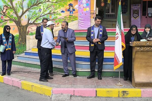 بیست و ششمین سالروز تاسیس سازمان دانش‌آموزی در دبستان طواف و معماریان ناحیه دو شهرری 