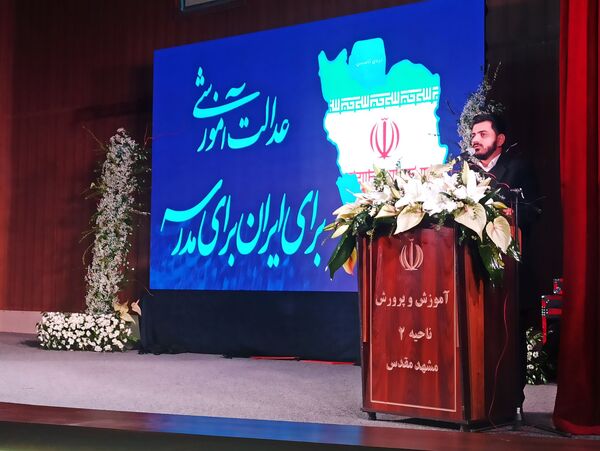 نشست طرح نماد در تالار تربیت ؛ گامی برای تقویت مراقبت اجتماعی دانش‌آموزان 